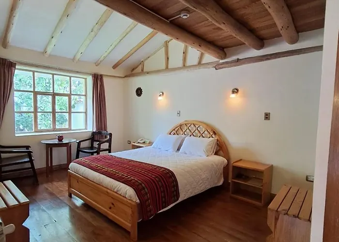 Hotel Iorana 3*